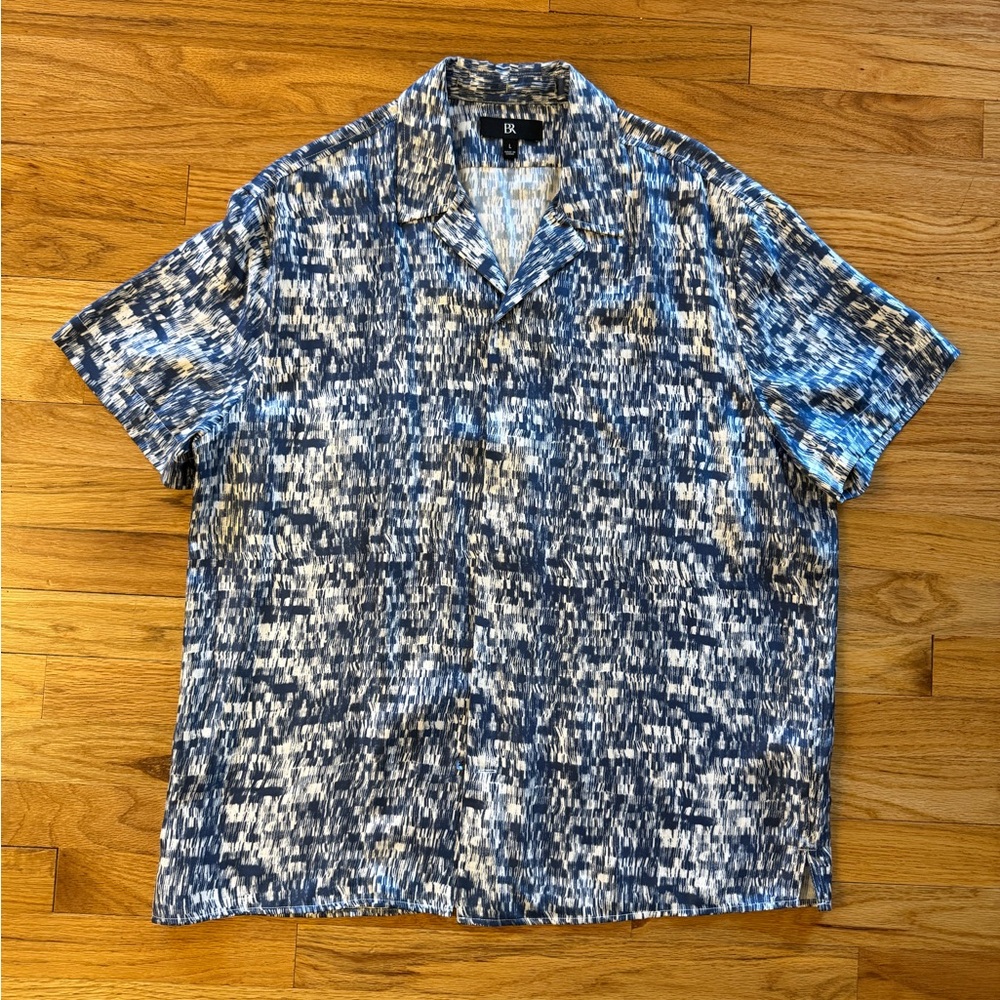 Banana Republic Blue and White Patterned Shirt 100% Silk